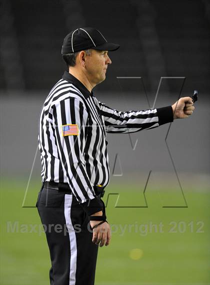 Thumbnail 2 in Oakdale vs. Serra (CIF State D2 Final) photogallery.