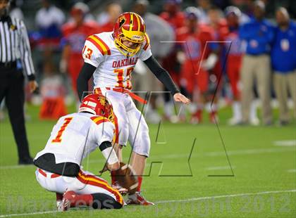 Thumbnail 3 in Oakdale vs. Serra (CIF State D2 Final) photogallery.