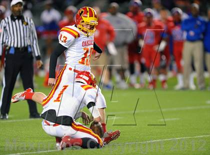 Thumbnail 2 in Oakdale vs. Serra (CIF State D2 Final) photogallery.