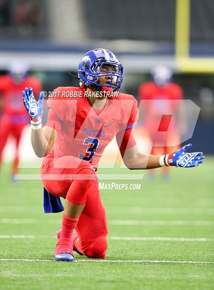 Thumbnail 3 in Duncanville vs. Trinity (UIL 6A Division 1 Region 1 Area) photogallery.
