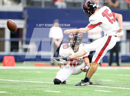 Thumbnail 1 in Duncanville vs. Trinity (UIL 6A Division 1 Region 1 Area) photogallery.