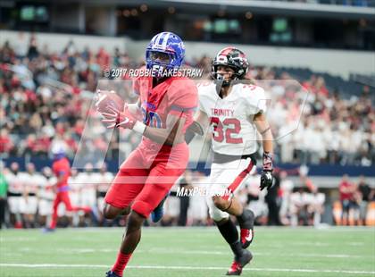 Thumbnail 2 in Duncanville vs. Trinity (UIL 6A Division 1 Region 1 Area) photogallery.