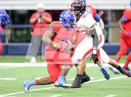 Thumbnail 2 in Duncanville vs. Trinity (UIL 6A Division 1 Region 1 Area) photogallery.