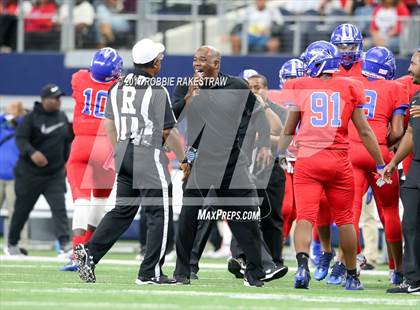 Thumbnail 1 in Duncanville vs. Trinity (UIL 6A Division 1 Region 1 Area) photogallery.
