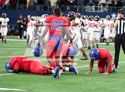 Thumbnail 1 in Duncanville vs. Trinity (UIL 6A Division 1 Region 1 Area) photogallery.