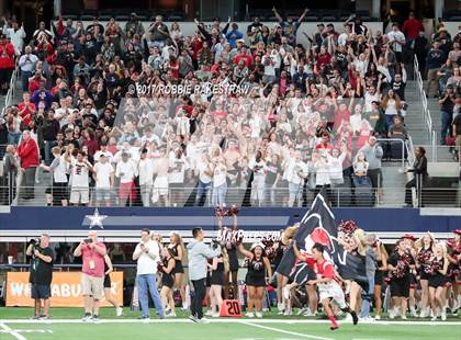 Thumbnail 3 in Duncanville vs. Trinity (UIL 6A Division 1 Region 1 Area) photogallery.