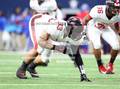 Thumbnail 3 in Duncanville vs. Trinity (UIL 6A Division 1 Region 1 Area) photogallery.