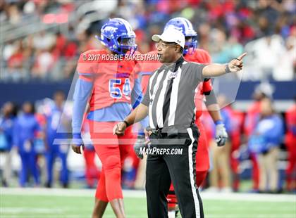 Thumbnail 3 in Duncanville vs. Trinity (UIL 6A Division 1 Region 1 Area) photogallery.