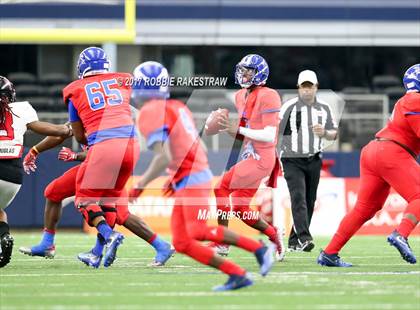 Thumbnail 1 in Duncanville vs. Trinity (UIL 6A Division 1 Region 1 Area) photogallery.
