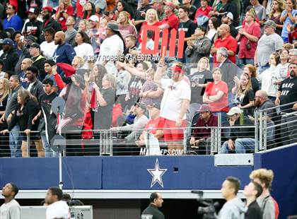 Thumbnail 3 in Duncanville vs. Trinity (UIL 6A Division 1 Region 1 Area) photogallery.