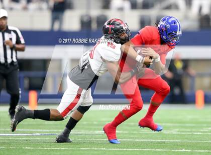 Thumbnail 1 in Duncanville vs. Trinity (UIL 6A Division 1 Region 1 Area) photogallery.