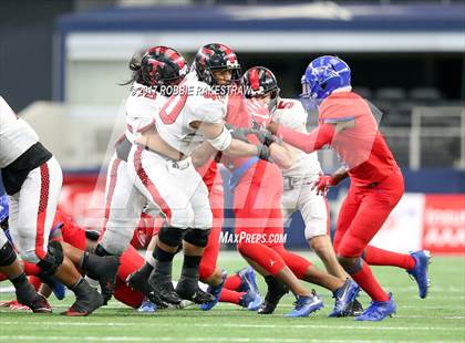 Thumbnail 2 in Duncanville vs. Trinity (UIL 6A Division 1 Region 1 Area) photogallery.