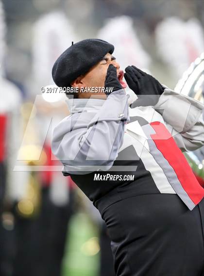 Thumbnail 1 in Duncanville vs. Trinity (UIL 6A Division 1 Region 1 Area) photogallery.