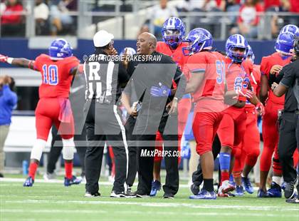 Thumbnail 2 in Duncanville vs. Trinity (UIL 6A Division 1 Region 1 Area) photogallery.
