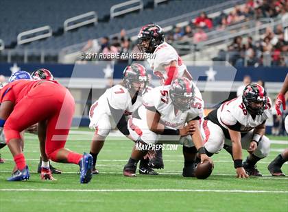 Thumbnail 1 in Duncanville vs. Trinity (UIL 6A Division 1 Region 1 Area) photogallery.