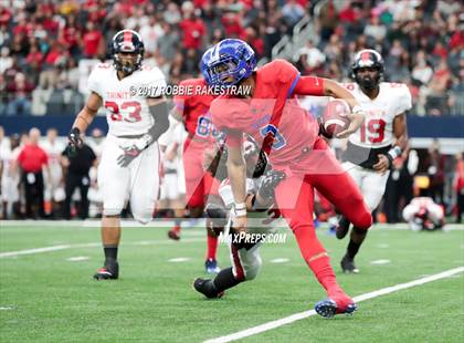 Thumbnail 3 in Duncanville vs. Trinity (UIL 6A Division 1 Region 1 Area) photogallery.