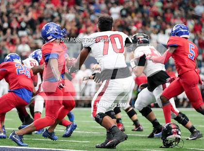 Thumbnail 3 in Duncanville vs. Trinity (UIL 6A Division 1 Region 1 Area) photogallery.