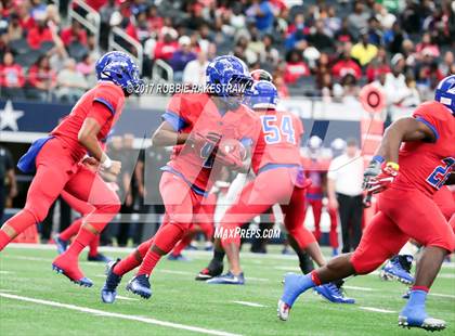 Thumbnail 2 in Duncanville vs. Trinity (UIL 6A Division 1 Region 1 Area) photogallery.