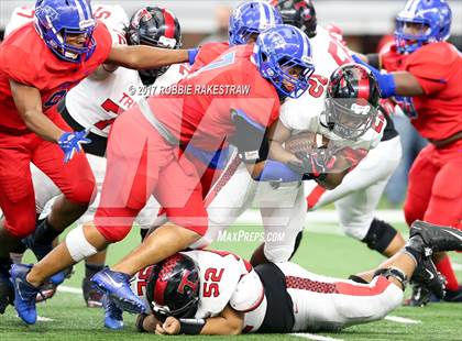 Thumbnail 3 in Duncanville vs. Trinity (UIL 6A Division 1 Region 1 Area) photogallery.