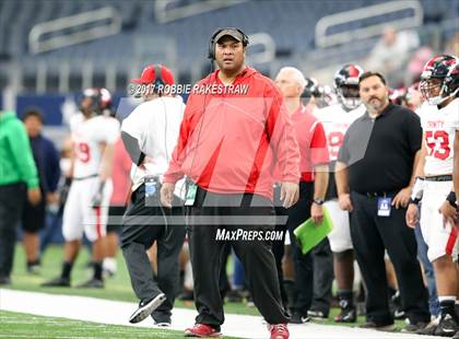 Thumbnail 3 in Duncanville vs. Trinity (UIL 6A Division 1 Region 1 Area) photogallery.