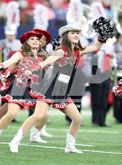 Thumbnail 3 in Duncanville vs. Trinity (UIL 6A Division 1 Region 1 Area) photogallery.