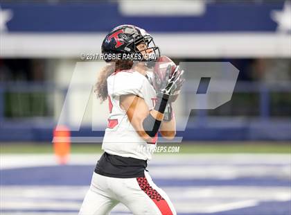 Thumbnail 3 in Duncanville vs. Trinity (UIL 6A Division 1 Region 1 Area) photogallery.
