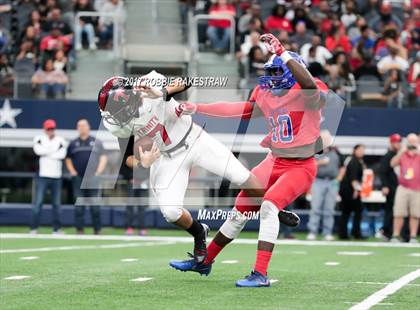 Thumbnail 3 in Duncanville vs. Trinity (UIL 6A Division 1 Region 1 Area) photogallery.