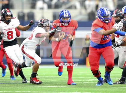 Thumbnail 3 in Duncanville vs. Trinity (UIL 6A Division 1 Region 1 Area) photogallery.