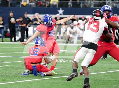 Thumbnail 3 in Duncanville vs. Trinity (UIL 6A Division 1 Region 1 Area) photogallery.