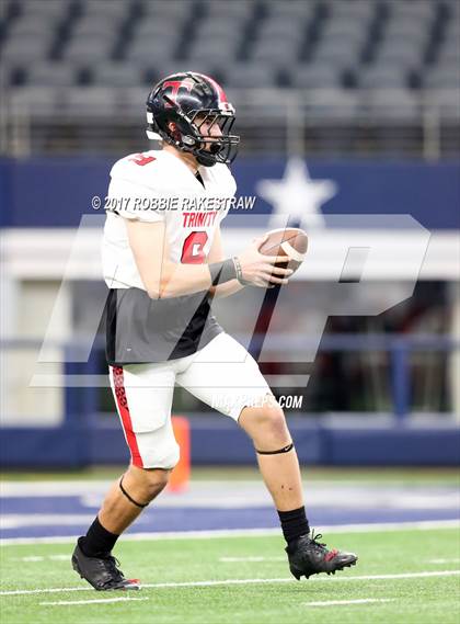 Thumbnail 3 in Duncanville vs. Trinity (UIL 6A Division 1 Region 1 Area) photogallery.