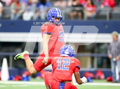 Thumbnail 2 in Duncanville vs. Trinity (UIL 6A Division 1 Region 1 Area) photogallery.