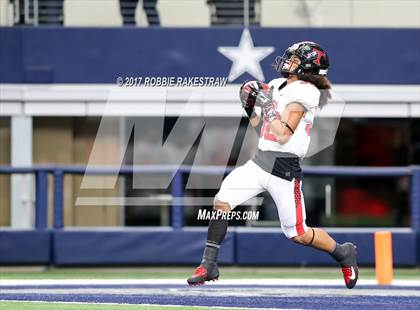 Thumbnail 2 in Duncanville vs. Trinity (UIL 6A Division 1 Region 1 Area) photogallery.
