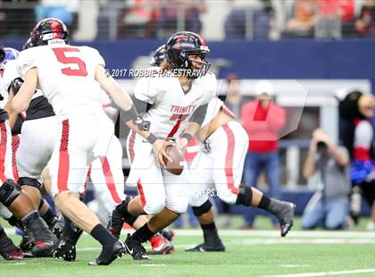 Thumbnail 2 in Duncanville vs. Trinity (UIL 6A Division 1 Region 1 Area) photogallery.