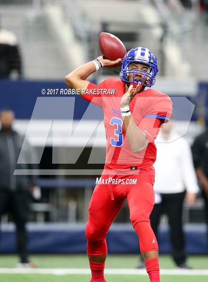 Thumbnail 2 in Duncanville vs. Trinity (UIL 6A Division 1 Region 1 Area) photogallery.