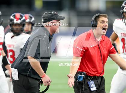 Thumbnail 3 in Duncanville vs. Trinity (UIL 6A Division 1 Region 1 Area) photogallery.