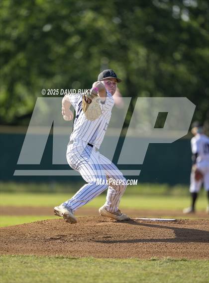 Thumbnail 3 in Woodbridge vs. Battlefield (VHSL Class 6 Region B Semifinal) photogallery.