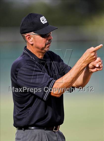 Thumbnail 2 in Buchanan vs. Stockdale (CIF CS Playoffs) photogallery.