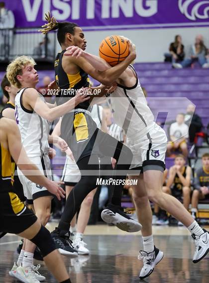 Thumbnail 3 in Roy vs. Riverton (Riverton Holiday Tournament) photogallery.