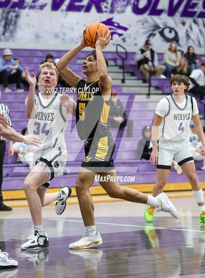 Thumbnail 3 in Roy vs. Riverton (Riverton Holiday Tournament) photogallery.