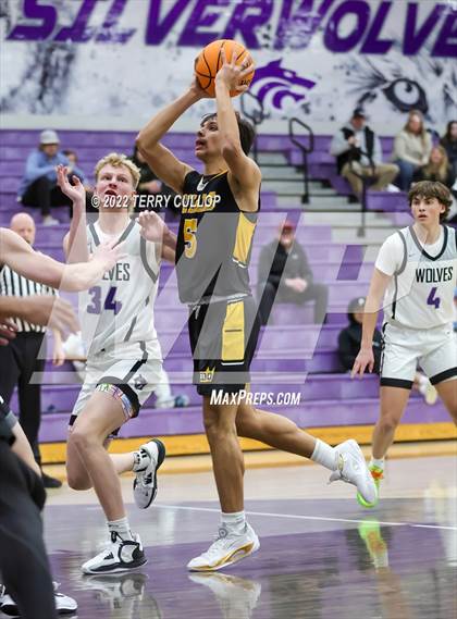 Thumbnail 1 in Roy vs. Riverton (Riverton Holiday Tournament) photogallery.