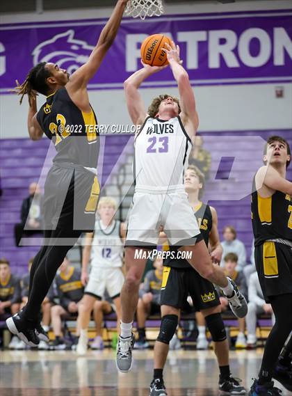 Thumbnail 1 in Roy vs. Riverton (Riverton Holiday Tournament) photogallery.