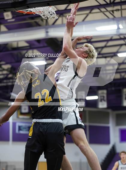 Thumbnail 1 in Roy vs. Riverton (Riverton Holiday Tournament) photogallery.