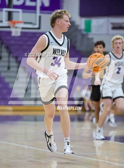 Thumbnail 1 in Roy vs. Riverton (Riverton Holiday Tournament) photogallery.