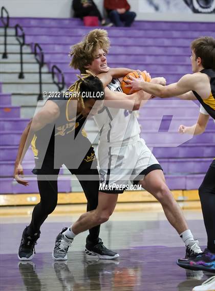 Thumbnail 2 in Roy vs. Riverton (Riverton Holiday Tournament) photogallery.