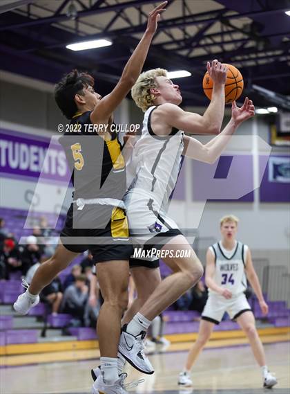 Thumbnail 1 in Roy vs. Riverton (Riverton Holiday Tournament) photogallery.
