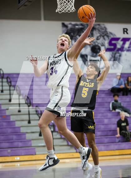 Thumbnail 3 in Roy vs. Riverton (Riverton Holiday Tournament) photogallery.