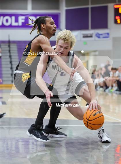 Thumbnail 1 in Roy vs. Riverton (Riverton Holiday Tournament) photogallery.