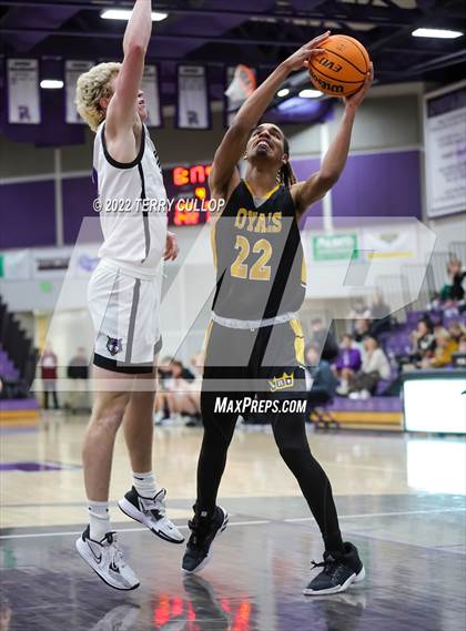 Thumbnail 1 in Roy vs. Riverton (Riverton Holiday Tournament) photogallery.