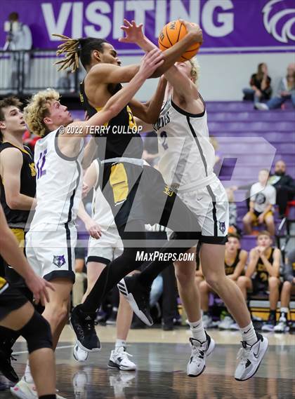 Thumbnail 2 in Roy vs. Riverton (Riverton Holiday Tournament) photogallery.