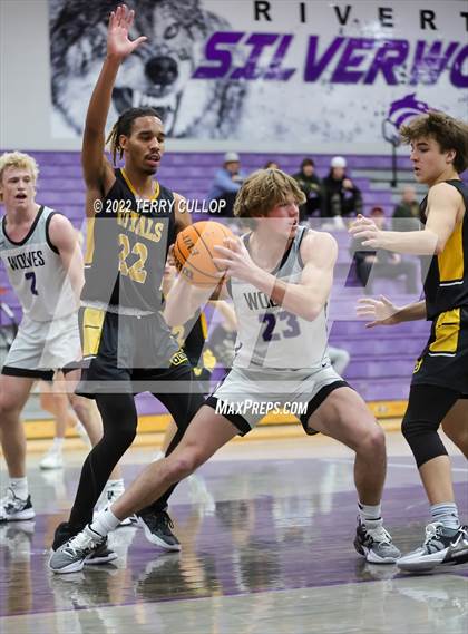 Thumbnail 1 in Roy vs. Riverton (Riverton Holiday Tournament) photogallery.